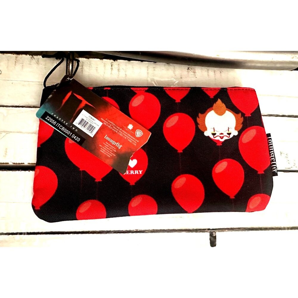 Loungefly IT Chapter Two Red Balloon Pennywise Pouch With Zipper Closure New NIP